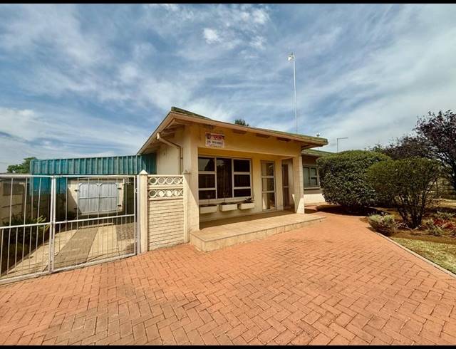 3 BEDROOM HOUSE FOR SALE IN VANDERBIJLPARK CW 5